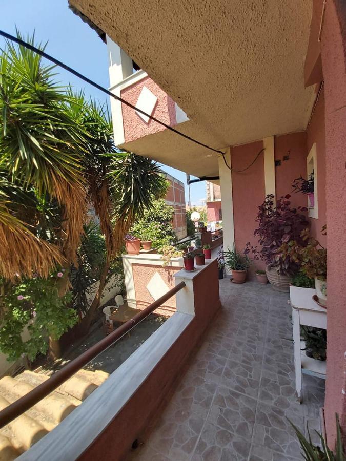 Eugenia Apartment Perama  Buitenkant foto